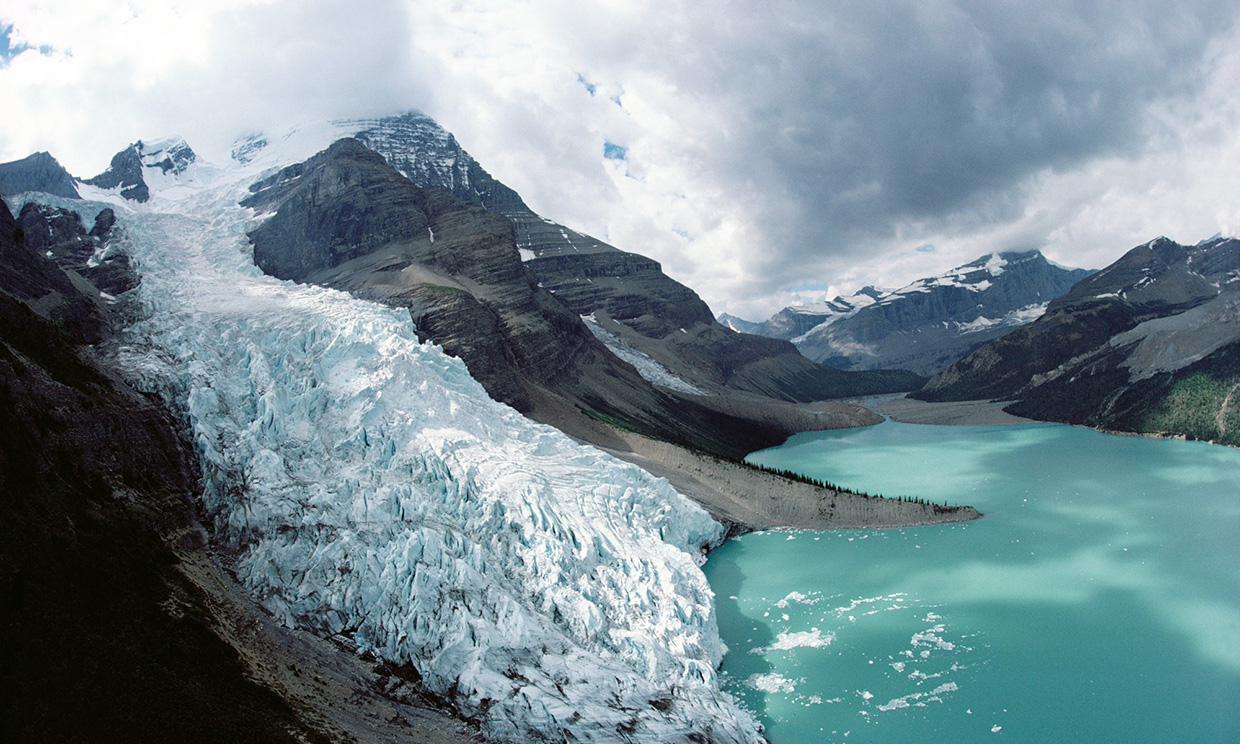 Exploring the Beauty of Canada: Mountains, Rivers, Glaciers, and Oceans in British Columbia